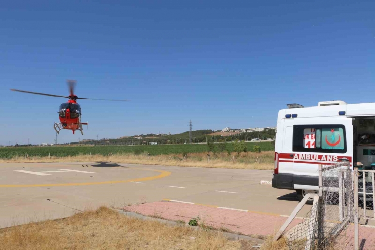 Ambulans Helikopter, Lice’de Kalp Krizi Geçiren 93 Yaşındaki Hasta İçin Havalandı