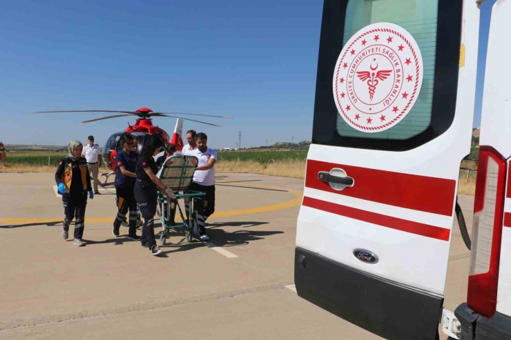 Ambulans Helikopter, Lice’de Kalp Krizi Geçiren 93 Yaşındaki Hasta İçin Havalandı