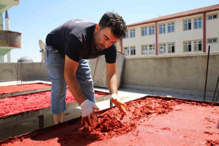 Gaziantep’te Biber Salçası Mesaisi Başladı