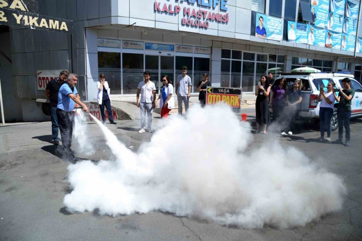 İtfaiyeden Gerçeği Aratmayan Hastane Tatbikatı