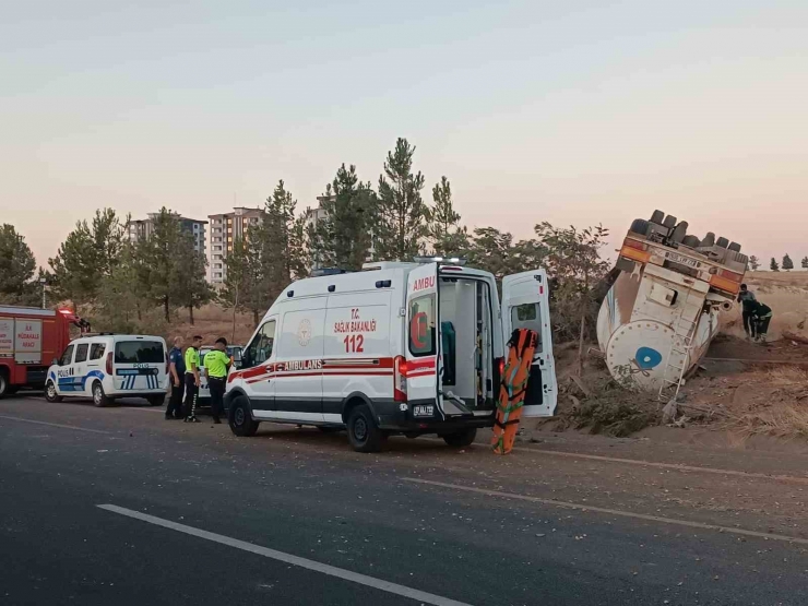 Gaziantep’te Kontrolden Çıkan Hafriyat Kamyonu Aracı Biçti: 1 Ölü, 3 Yaralı