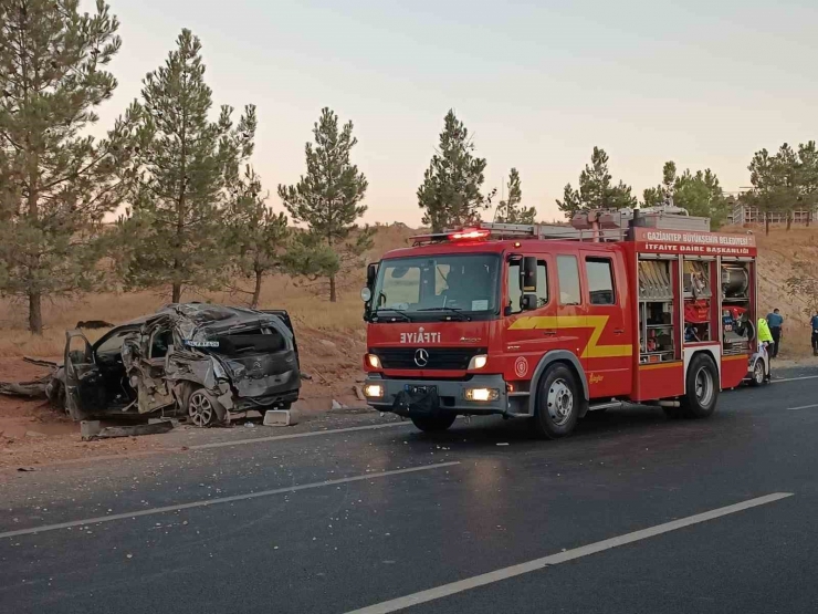 Gaziantep’te Kontrolden Çıkan Hafriyat Kamyonu Aracı Biçti: 1 Ölü, 3 Yaralı