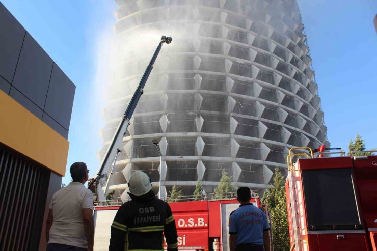 Gaziantep’teki Otel Yangını 5 Saatte Kontrol Altına Alındı