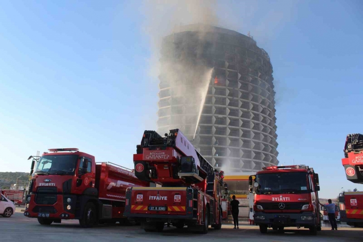 Gaziantep’teki Otel Yangını 5 Saatte Kontrol Altına Alındı