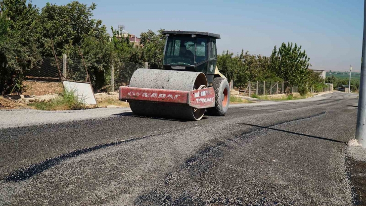 Kırsal Mahallelerden Sathi Kaplama Asfalt Çalışmaları Sürüyor