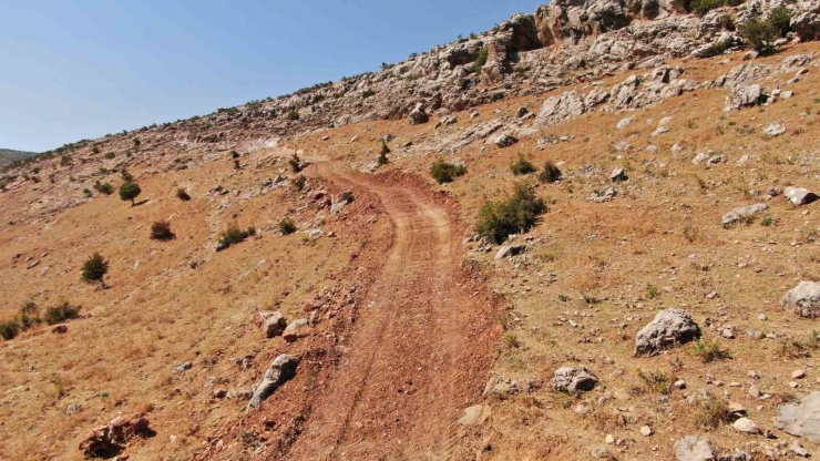 Diyarbakır’da Çiftçilerin Talebiyle 3 Bin Metre Mera Yolu Oluşturuldu