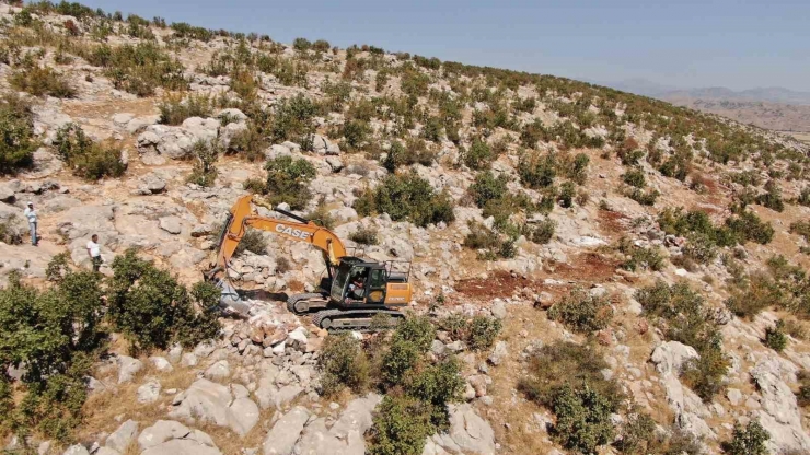 Diyarbakır’da Çiftçilerin Talebiyle 3 Bin Metre Mera Yolu Oluşturuldu