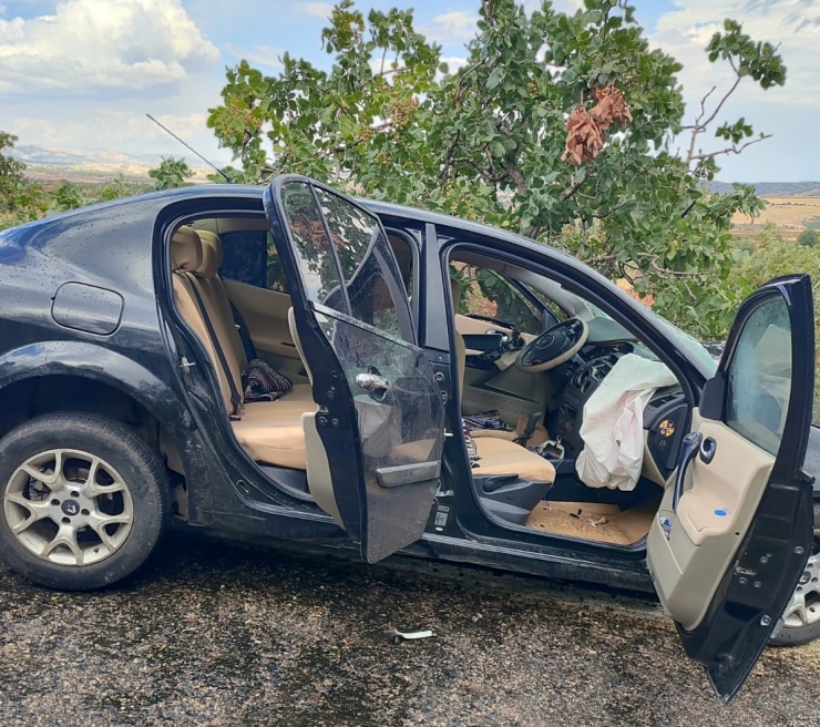 Gölbaşı İlçesinde İki Otomobil Çarpıştı: 6 Yaralı