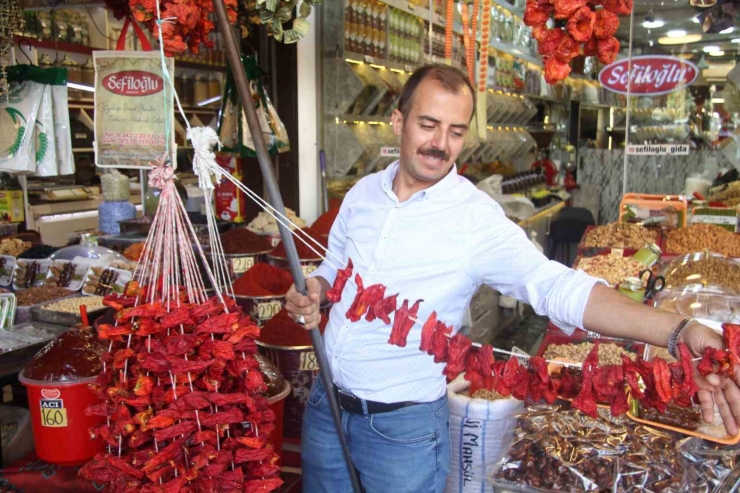 Gaziantep’te Yeni Mahsul Kurutmalıklar Tezgaha İnmeye Başladı