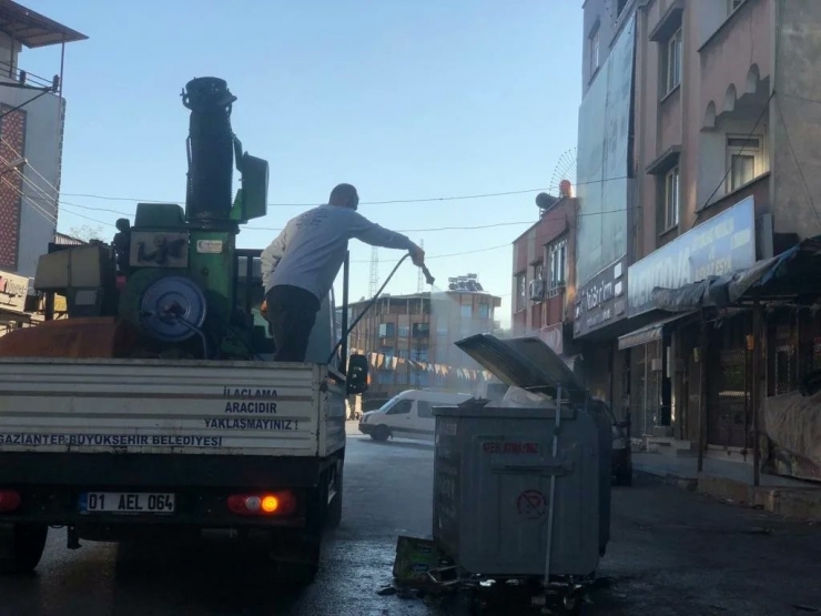 Gaziantep’te Sivrisinek Ve Karasineklere Karşı İlaçlama Çalışmaları Devam Ediyor