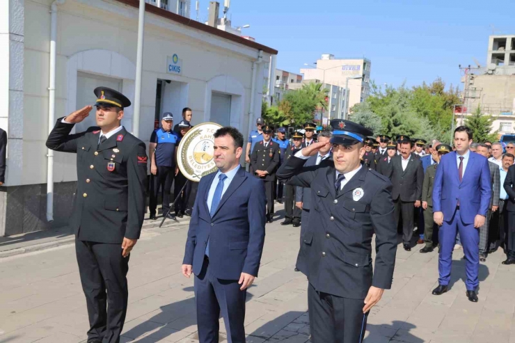 Deprem Bölgesinde 30 Ağustos Zafer Bayramı Kutlandı