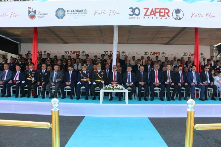 Diyarbakır’da 30 Ağustos Zafer Bayramı Coşkuyla Kutlandı