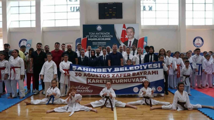 Şahinbey Belediyesi Zafer Bayramını Spor Etkinlikleri İle Kutladı