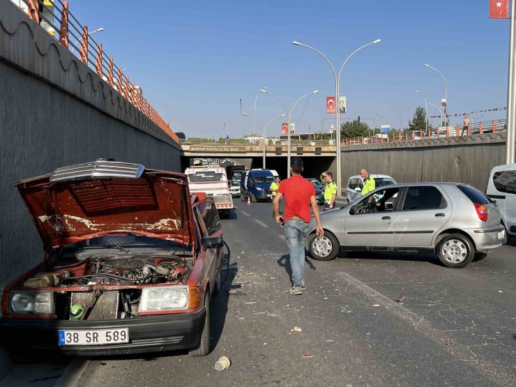 Diyarbakır-şanlıurfa Karayolunda Kaza: 3 Yaralı