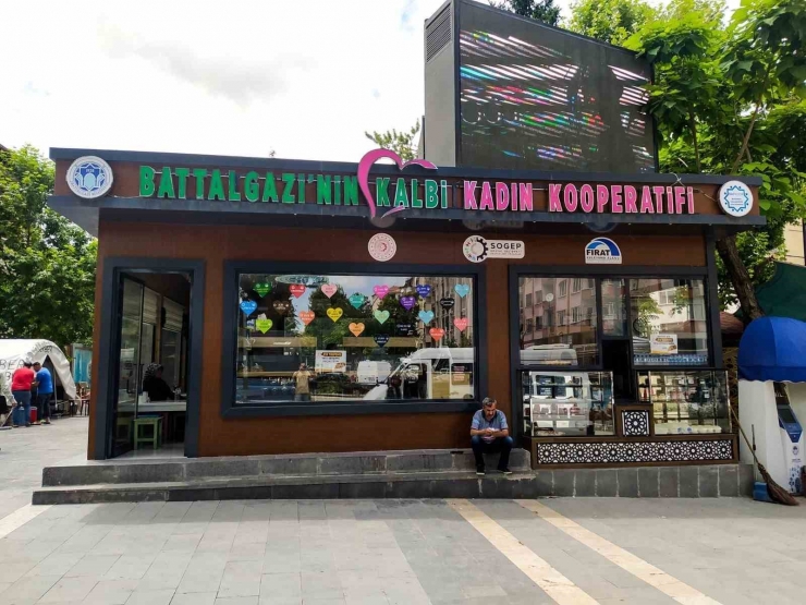 Battalgazi’deki Kadın Kooperatifi Üretime Devam Ediyor