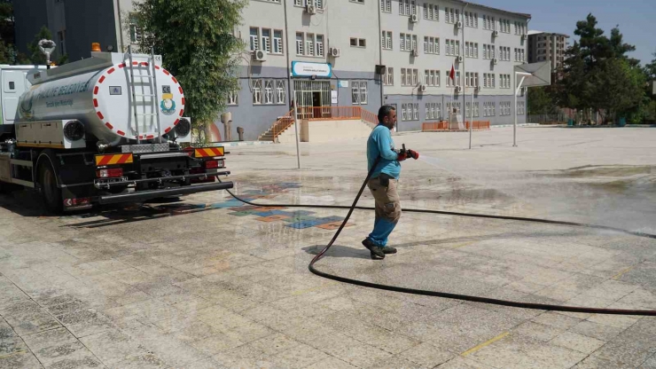 Haliliye’de Eğitim Dönemi Öncesi Temizlik Atağı