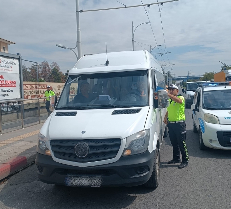 Polisten Servis Sürücülerine Eğitim