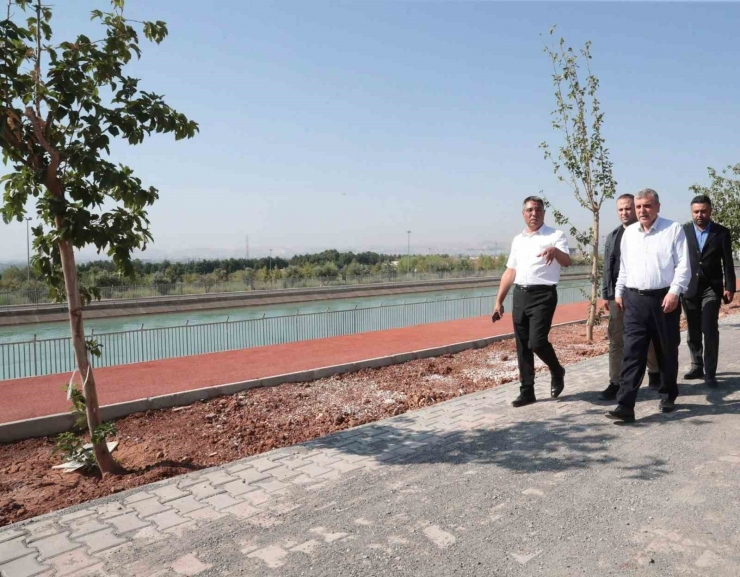 Şanlıurfa’da Yeşil Alan Çalışmaları Sürüyor