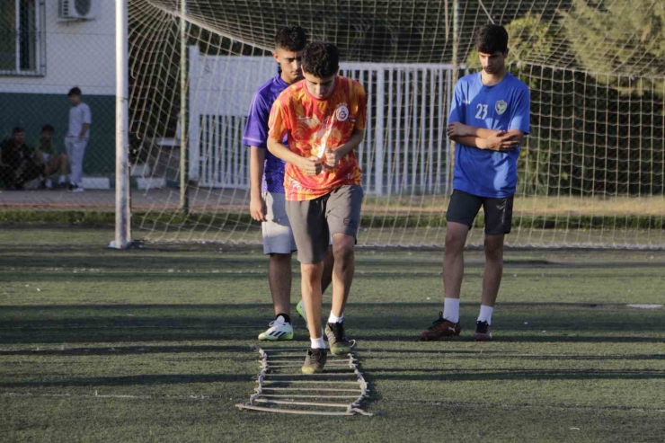 Diyarbakır’da Yetişen Çocuk Ve Genç Futbolcular, Süper Lig Takımlarına Hazırlanıyor