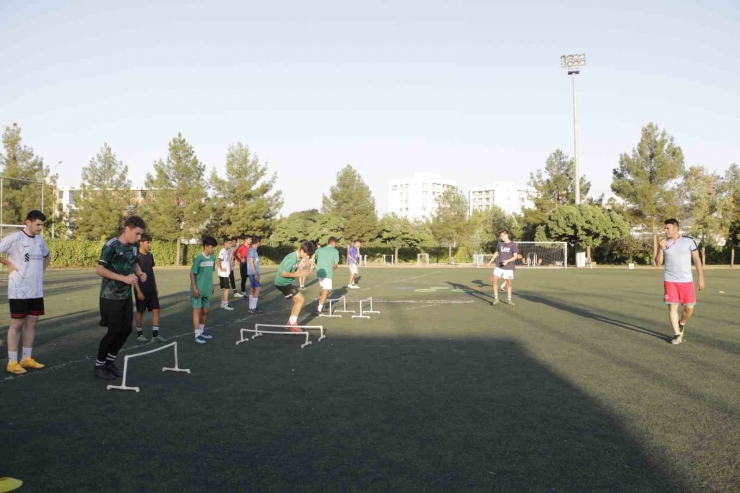 Diyarbakır’da Yetişen Çocuk Ve Genç Futbolcular, Süper Lig Takımlarına Hazırlanıyor