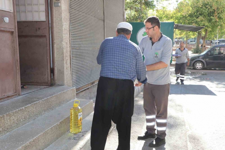 Şehitkamil’den Dar Gelirli Ailelere Gıda Yardımı Desteği