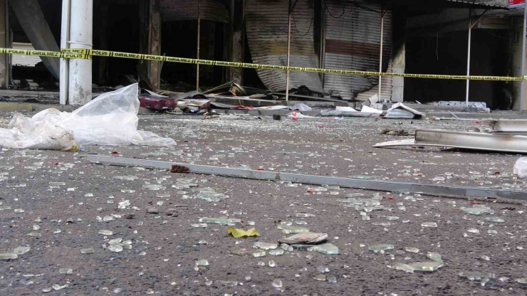 Diyarbakır’da Tekstil Dükkanında Patlama: 25 Kişi Dumandan Etkilendi