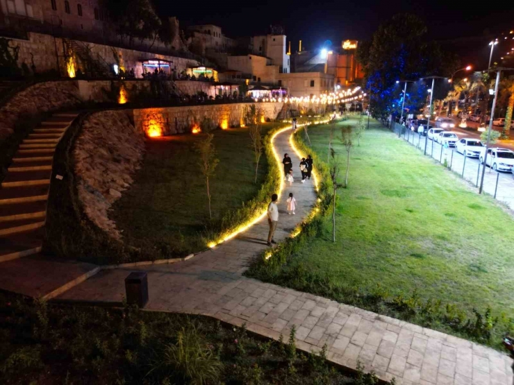 Kızılkoyun Nekropolü Ziyaretçilerin Uğrak Noktası Oldu