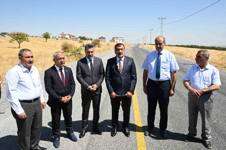 Akçadağ’da 66 Kilometre Grup Yolu Çalışması