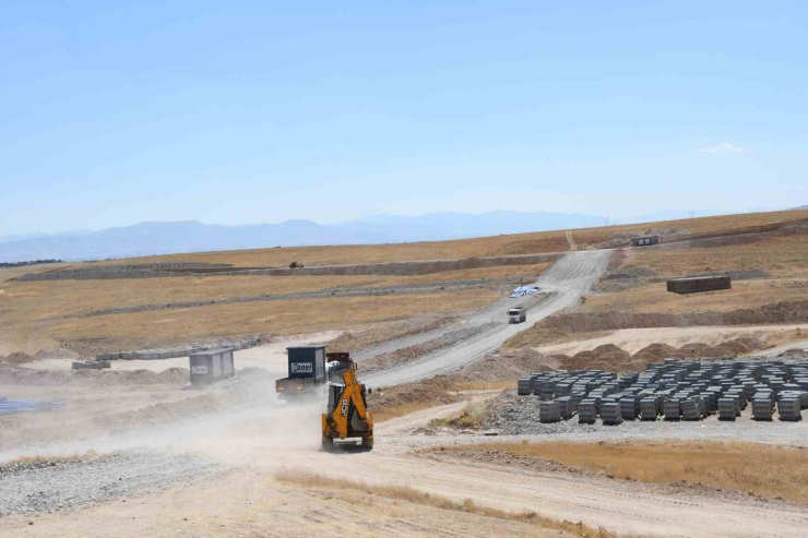 Doğu’nun En Büyük Tarıma Dayalı İhtisas (besi) Osb’si Malatya’ya Kuruluyor