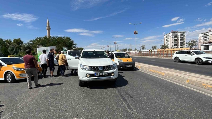 Okula Giderken Pikabın Çarptığı Çocuk Yaralandı