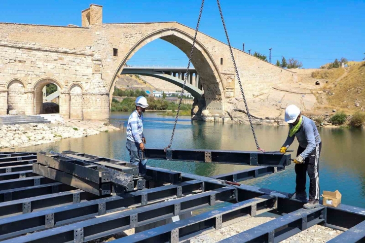 Tarihi Malabadi Köprüsünde Çalışmalar Tamamlanıyor