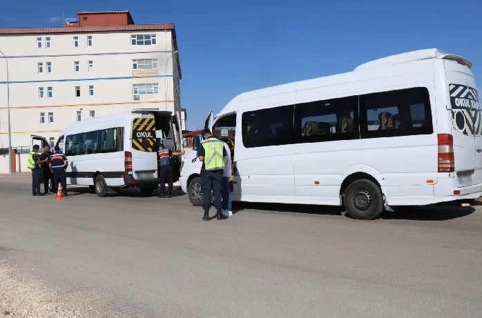 Gaziantep’te Jandarmadan Okul Servis Araçlarına Şok Denetim