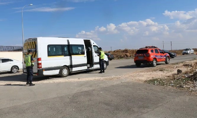 Gaziantep’te Jandarmadan Okul Servis Araçlarına Şok Denetim