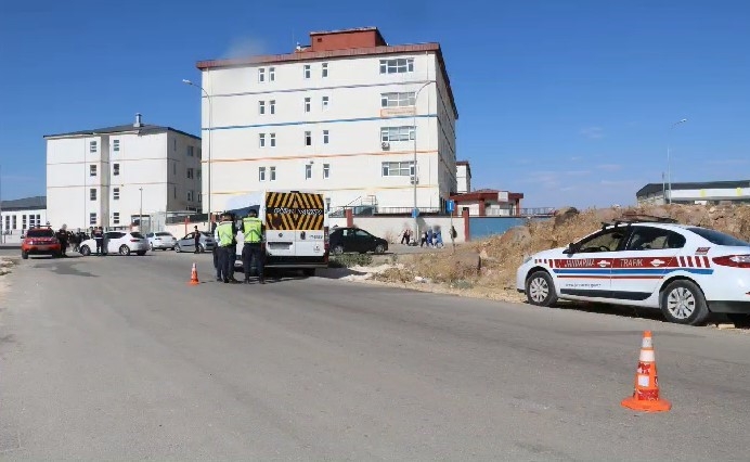 Gaziantep’te Jandarmadan Okul Servis Araçlarına Şok Denetim