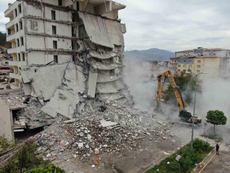 Deprem Konutları Yüzde 90 Tamamlandı