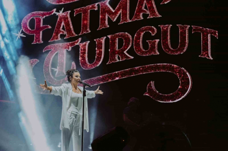 Gastroantep Festivali’nin İlk Gününde Fatma Turgut Sahne Aldı