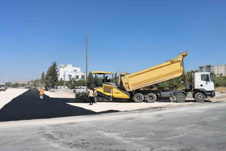 Şanlıurfa Büyükşehir Belediyesinden Asfalt Atağı