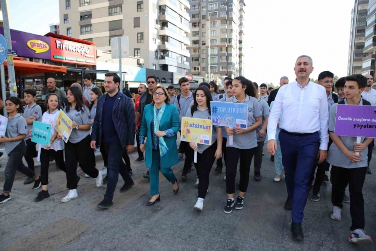 Avrupa Hareketlilik Haftasının Son Gününde Farkındalık Yürüyüşü