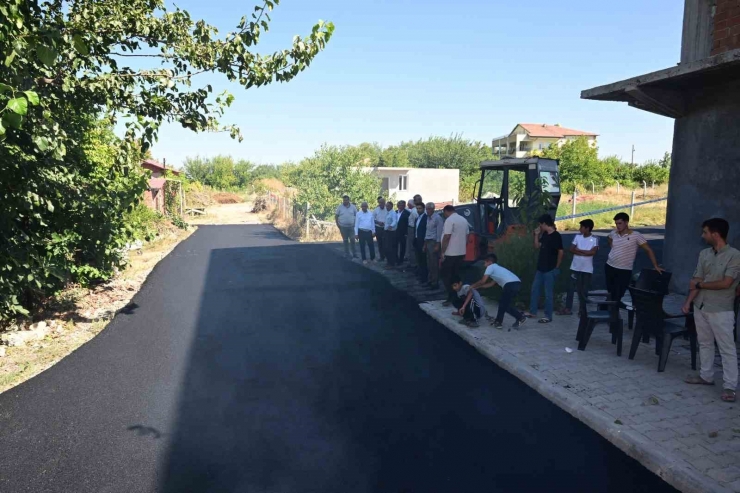 Hatunsuyu Mahallesi’ndeki Yollarda Asfalt Serimi