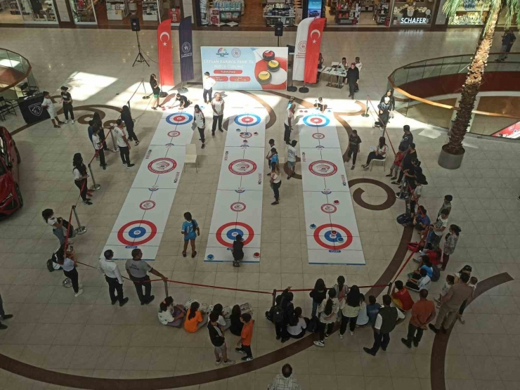 Ceylan Karavil Park’ta Floor Corling Turnuvası