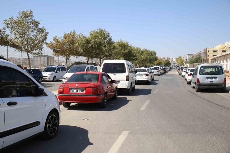 İkinci El Otomobillere Bakan Çok, Alan Yok