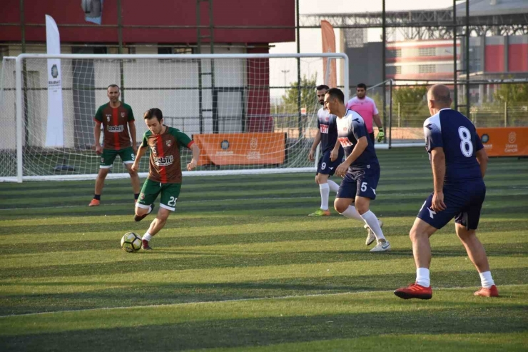 Diyarbakır’da “sezai Karakoç Futbol Turnuvası” Başladı