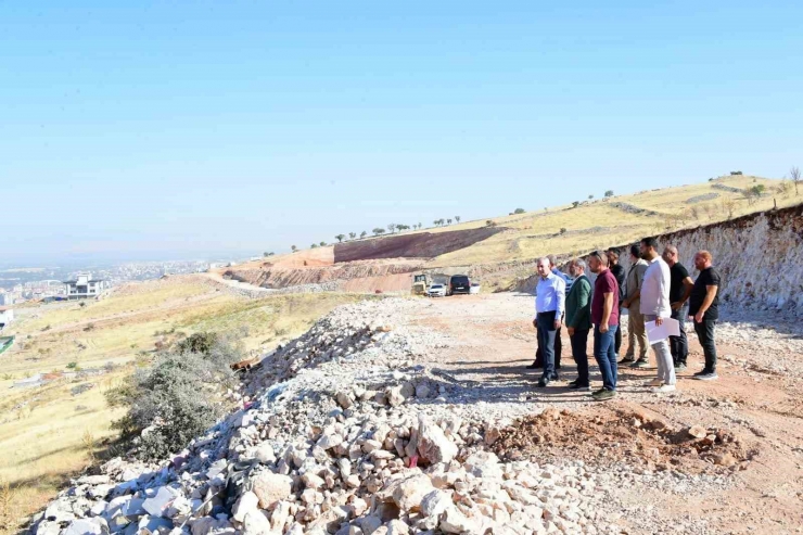 Yeşilyurt’ta Tecde’nin Ulaşım Ağına Yeni Yollar Ekleniyor