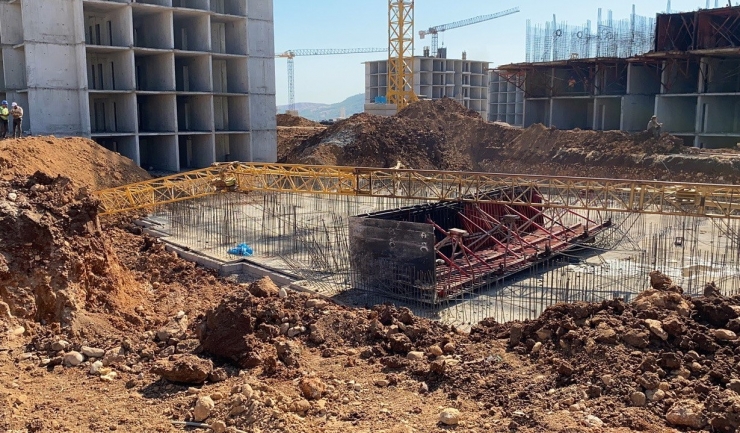 Adıyaman’da Kule Vinç Devrildi: 2 Yaralı