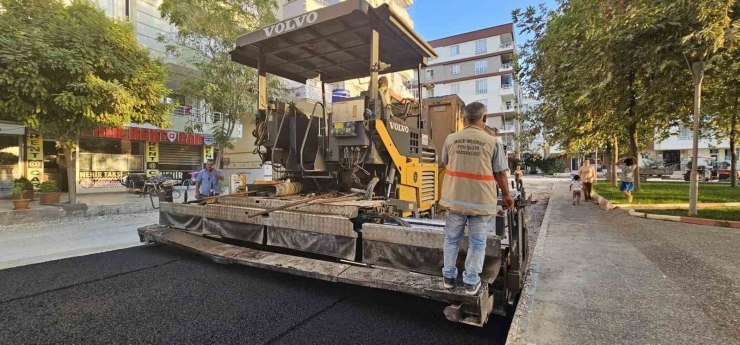 Birecik’te Sıcak Asfalt Atağı Sürüyor