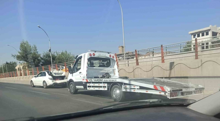 Diyarbakır’da Zincirleme Kaza: 3 Yaralı