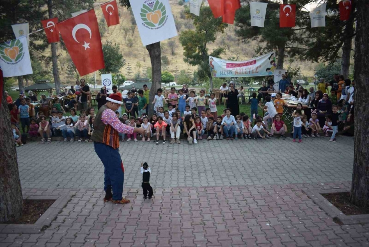 Çocuklar Uçurtma Şenliği İle Doyasıya Eğlendi