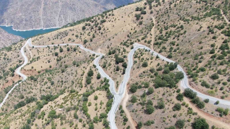 Malatya’da Deprem Sonrası Bozulan Yollar Yenileniyor