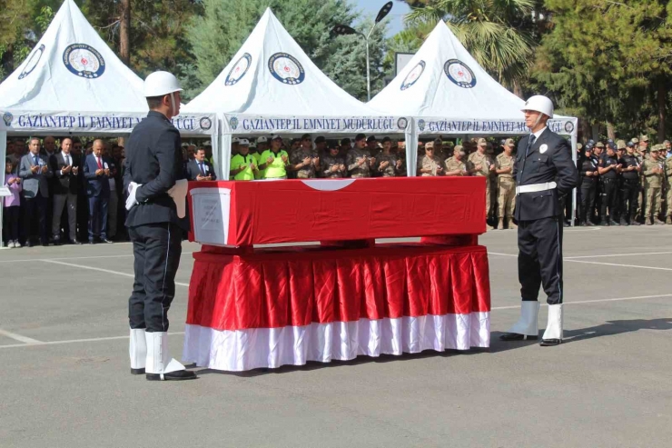 Kazada Şehit Olan Polisin Naaşı Törenle Memleketine Uğurlandı