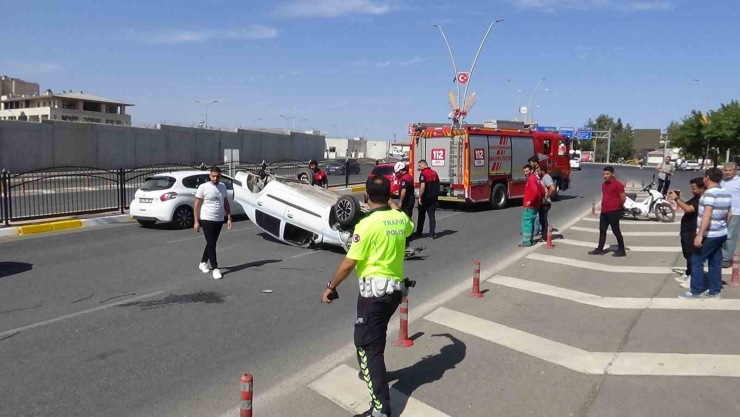 Şanlıurfa’da 2 Otomobil Çarpıştı: 1 Yaralı